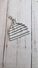 Load image into Gallery viewer, LTC Unisex Infant Knot Hat