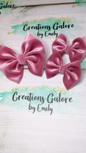 Load image into Gallery viewer, Rose/Mauve Velvet Headwraps & Bows