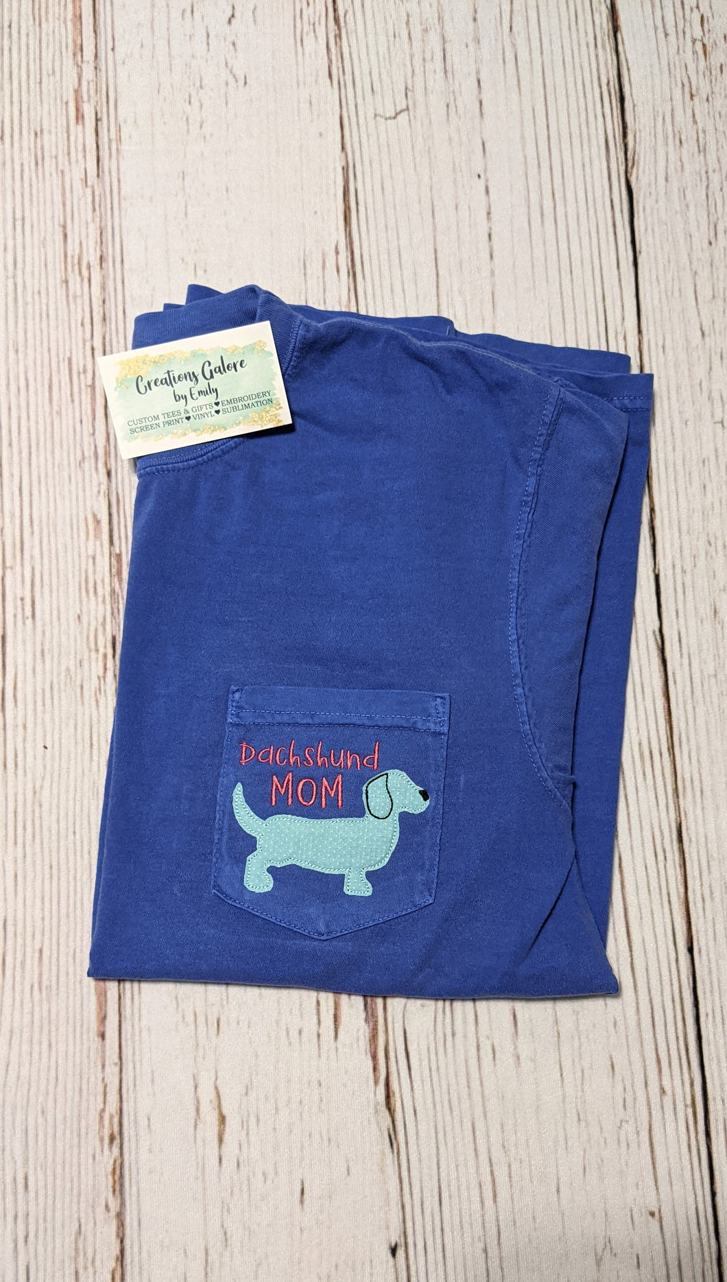 Dachshund Mom Comfort Colors Brand Short Sleeve Pocket T-Shirt