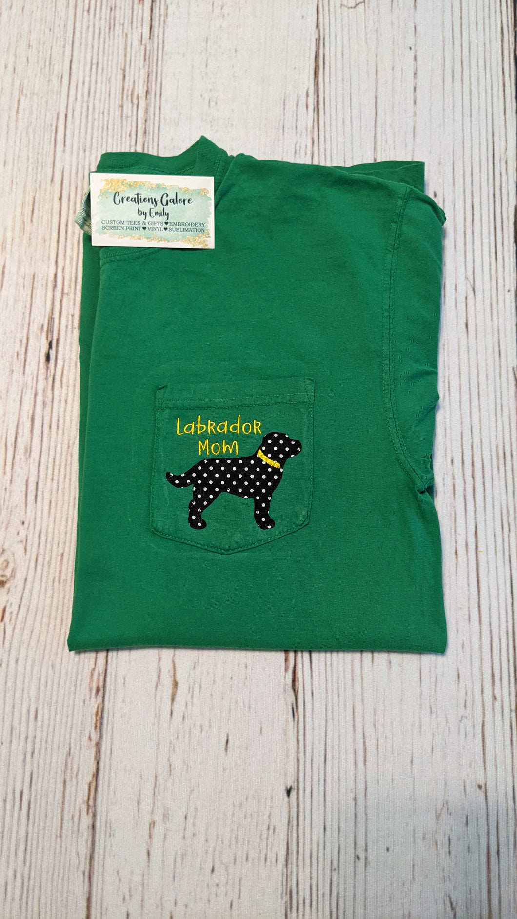 Lab or Labrador Mom Comfort Colors Brand Short Sleeve Pocket T-Shirt