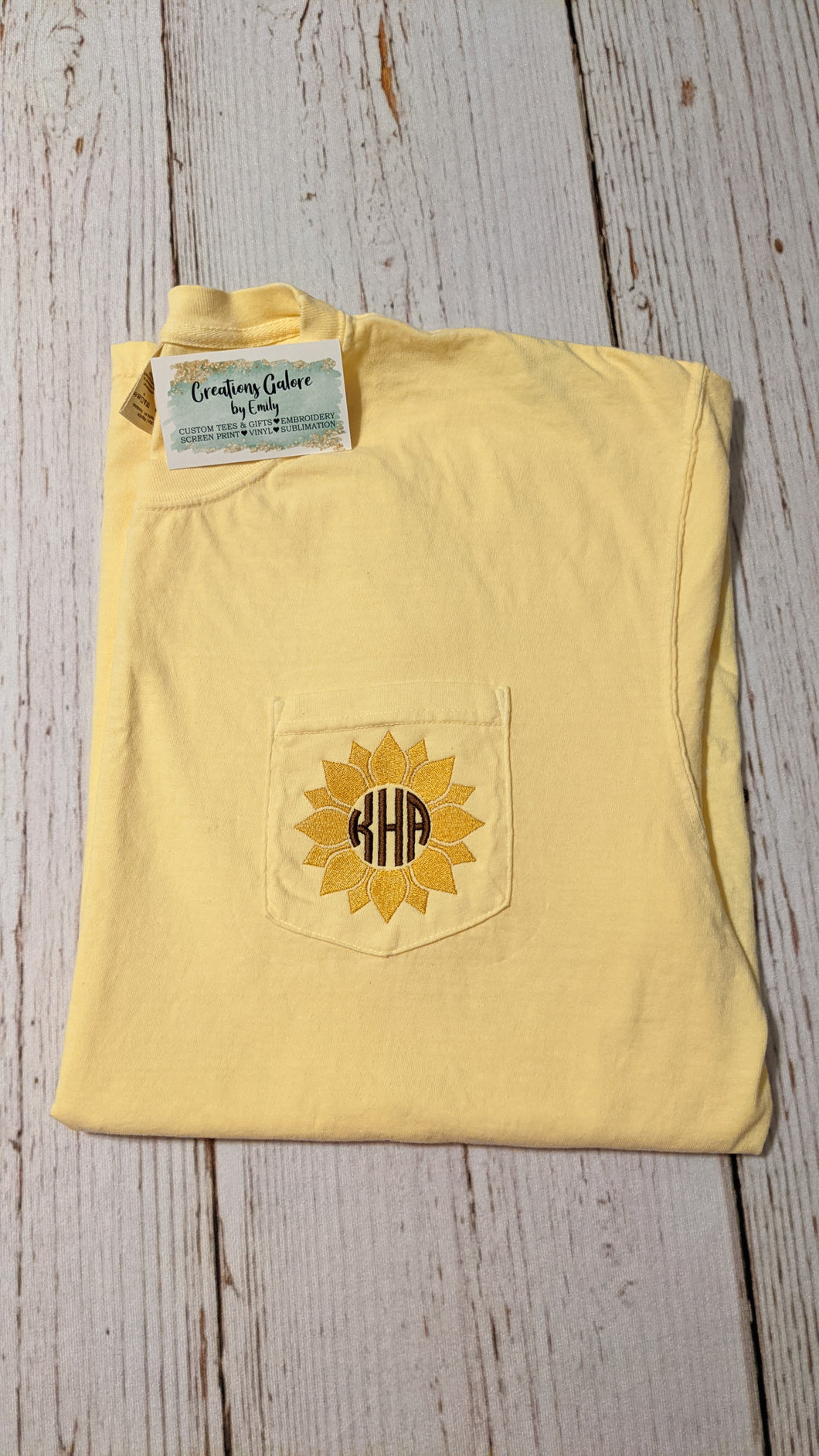 Sunflower Design Comfort Colors Brand Short Sleeve Pocket T-Shirt
